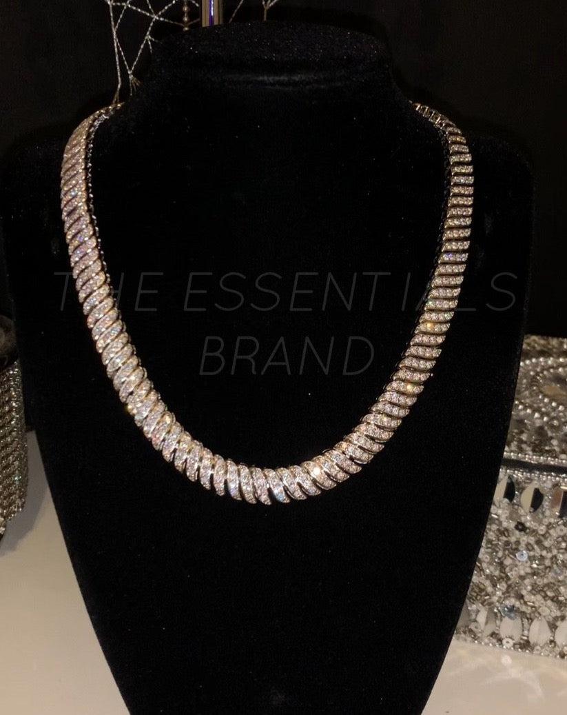 The Icy Snake Necklace