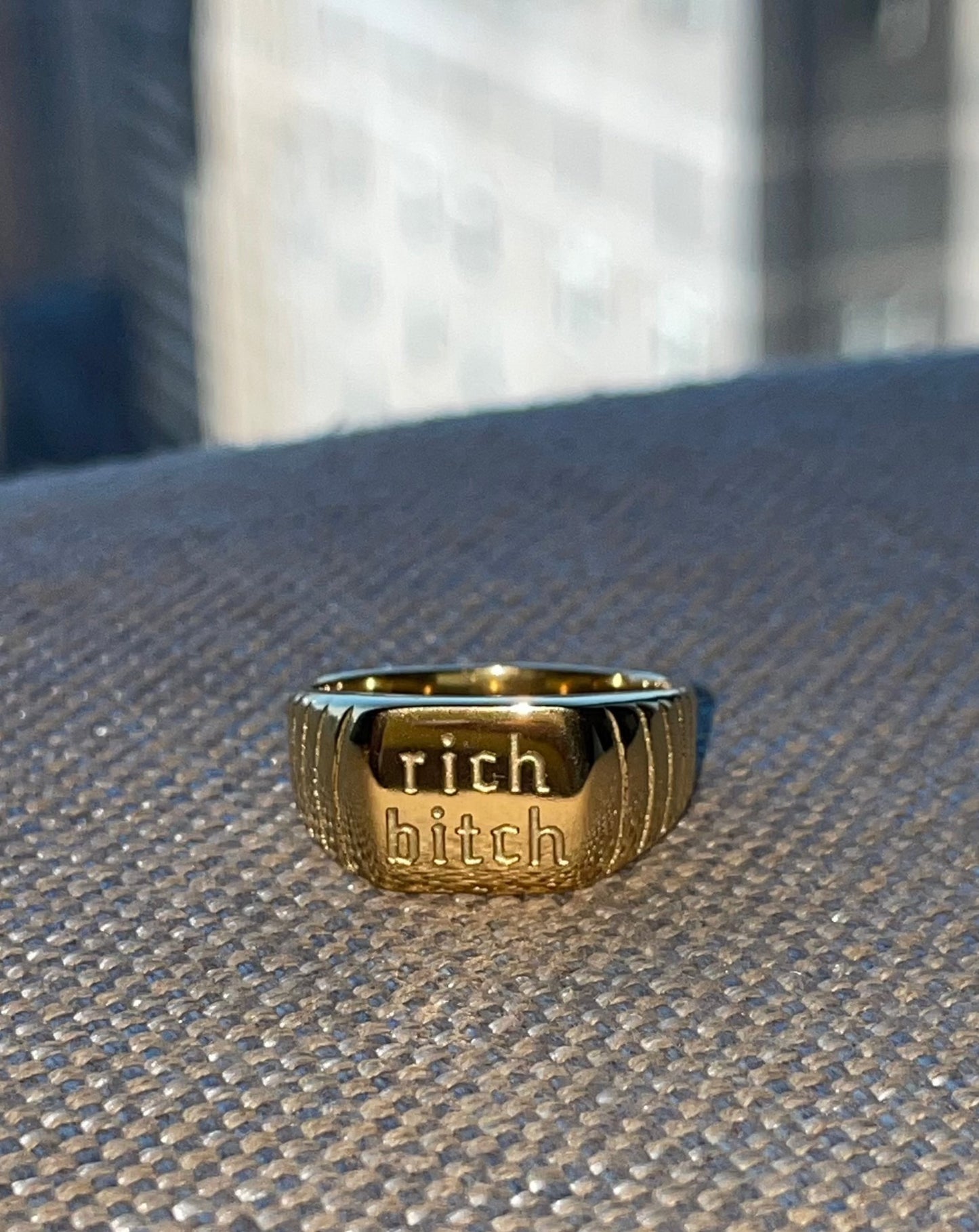 Logo Rings-002